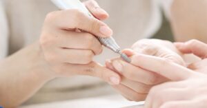 高崎 自爪風 講座で自然な仕上がりのネイル技術を学ぶ受講生